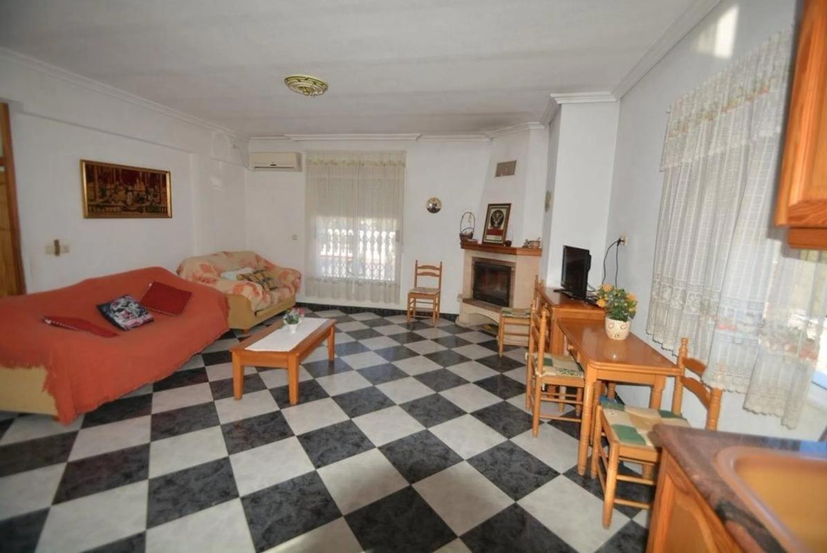 Sale of independent chalet in Montepinar-La Aparecida-Raiguero, Orihuela
photo 2