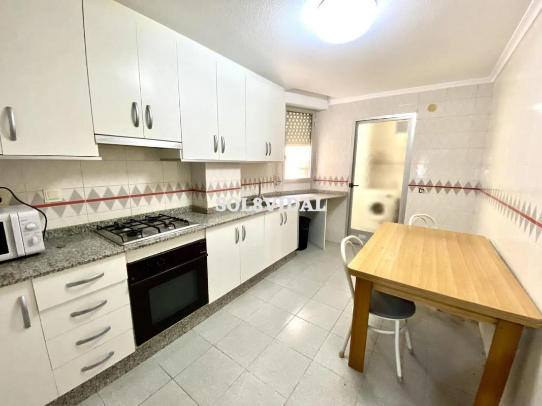 Продажа квартиры на Avenida Teodomiro, Ориуэла
photo 1