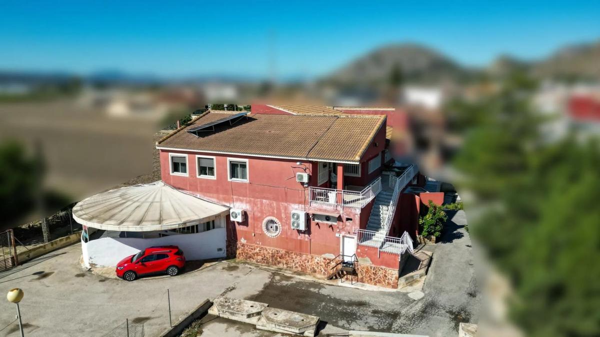 Sale of independent chalet in Lugar Escorratel s/n, Orihuela
photo 1
