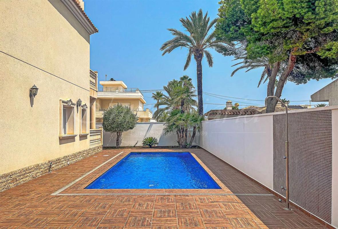 Sale of independent chalet in Calle Baliza, Orihuela
photo 1