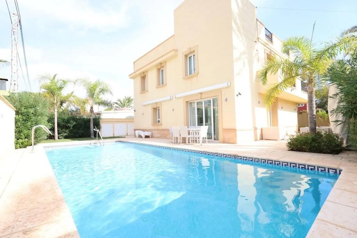 Sale of independent chalet in Calle el Coral, Orihuela
photo 1