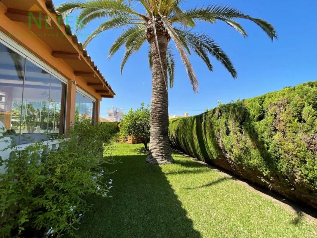 Продажа отдельного шале в  Avenida Velero, 9, Ориуэла photo 2