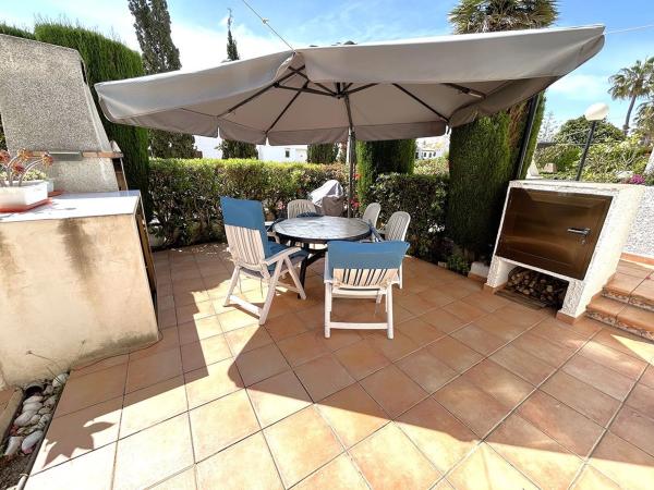 Chalet adosado en venta en  Calle Tramontana, 69 , Orihuela photo 1
