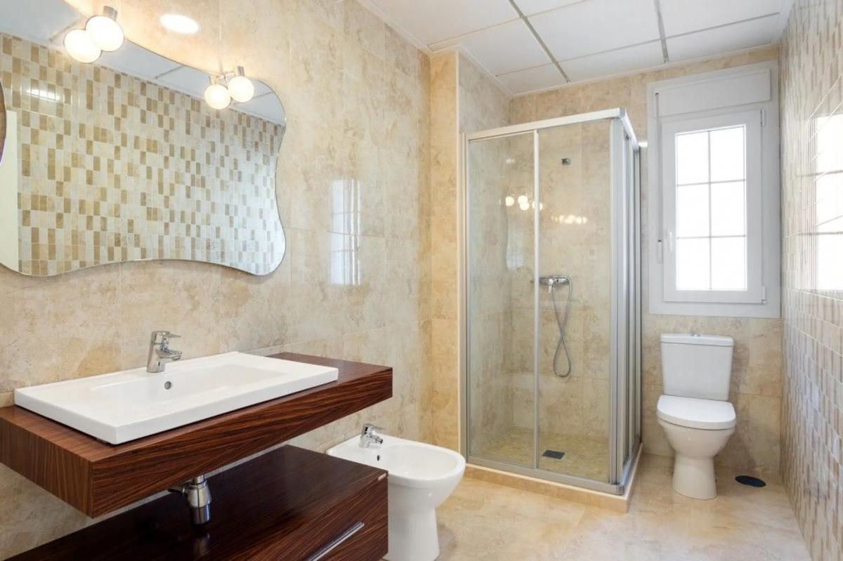 Sale of independent chalet in Barrio Cabo Roig, Orihuela
 photo 2