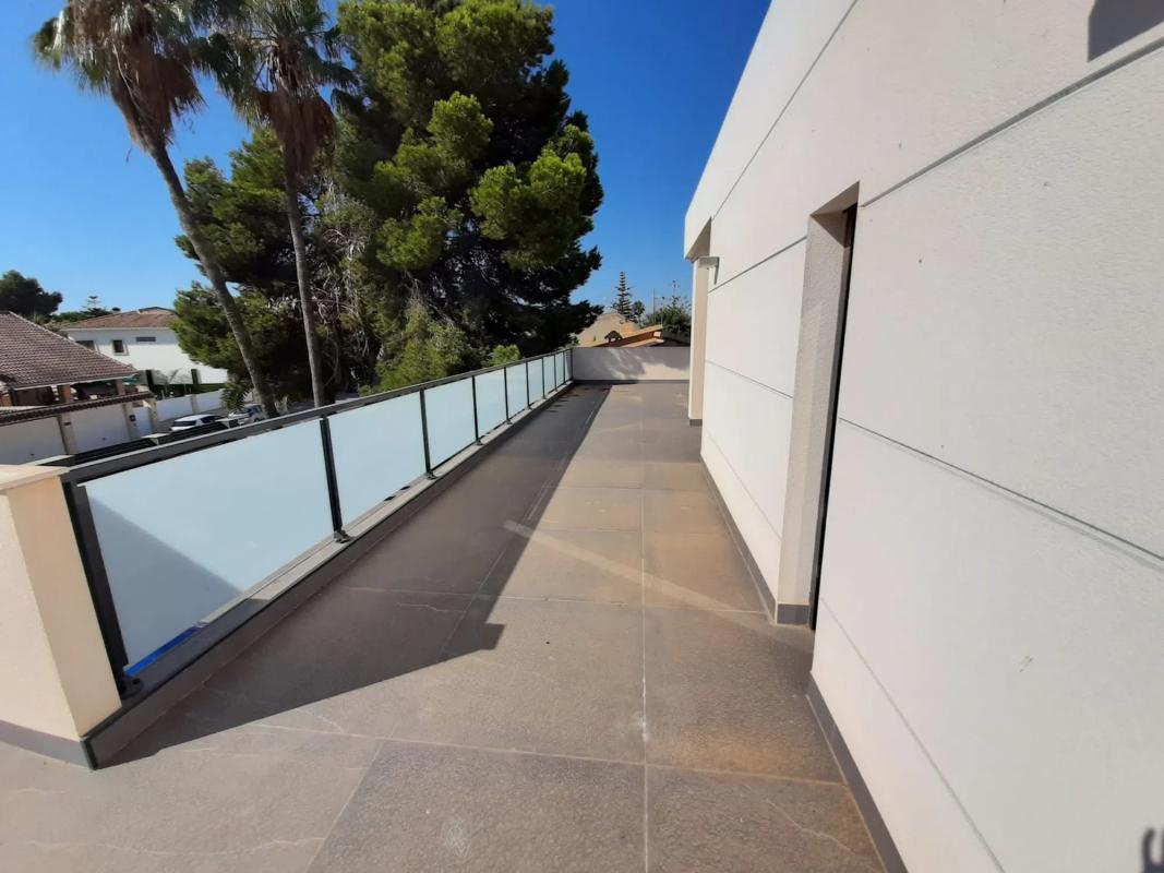 Sale of independent chalet in Calle José Zorrilla, Orihuela
photo 4