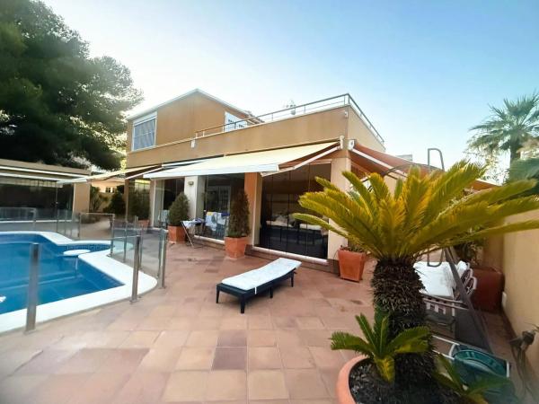 Частный шале на продаже в Barrio Campoamor, Ориуэла photo 1