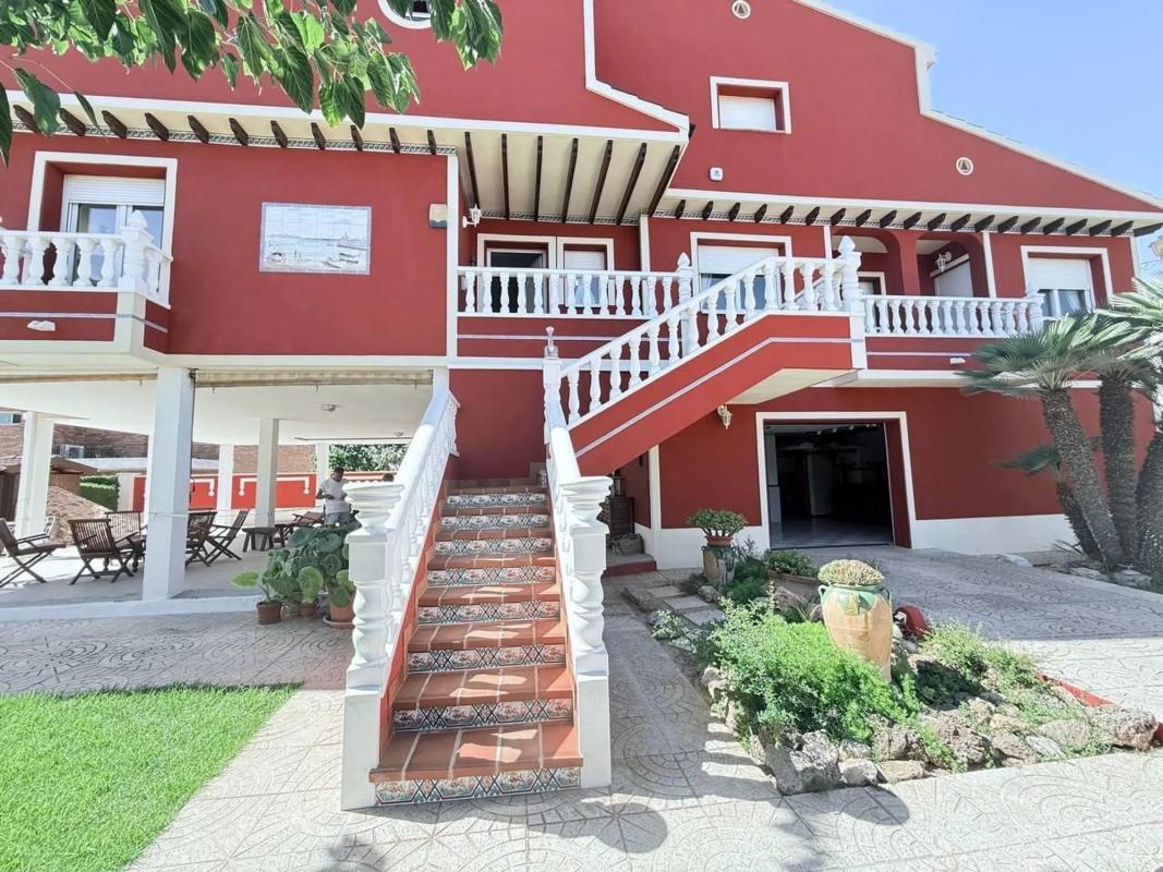 Продажа отдельного шале в  Barrio Campoamor, Ориуэла photo 5
