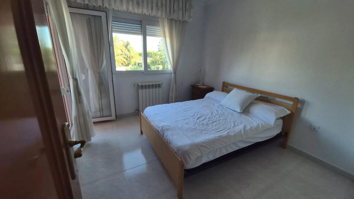 Продажа отдельного шале в  Barrio Campoamor, Ориуэла photo 4