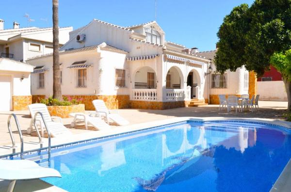 Частный шале на продаже в Barrio Campoamor, Ориуэла photo 1