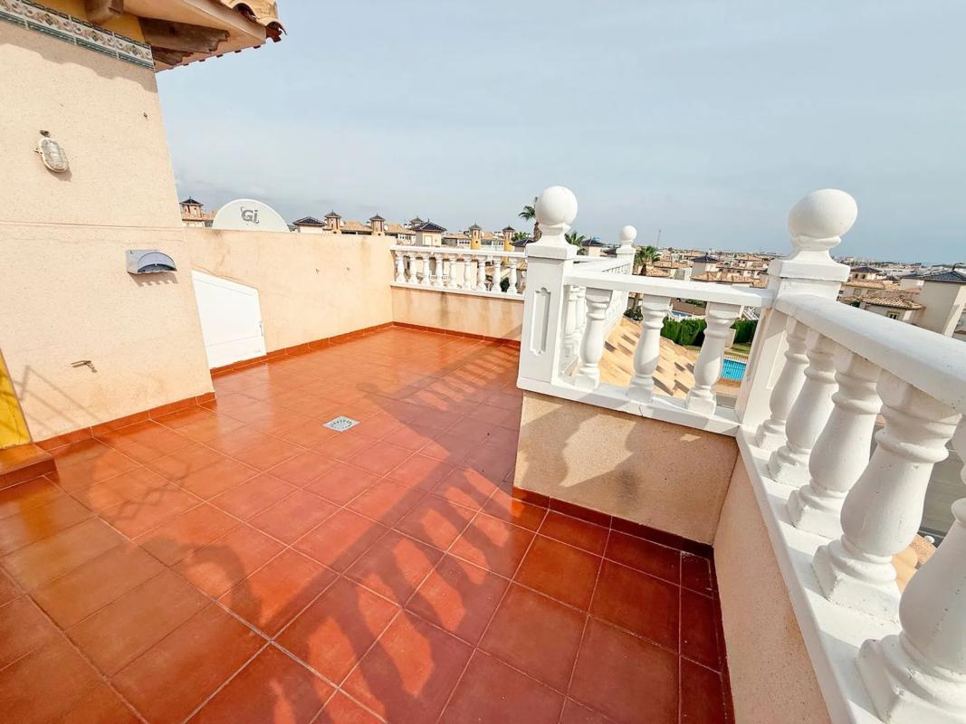 Venta de chalet adosado en Calle Onix , Orihuela photo 4