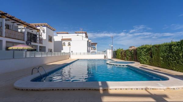 Piso en venta en Barrio La Regia, Orihuela
 photo 1