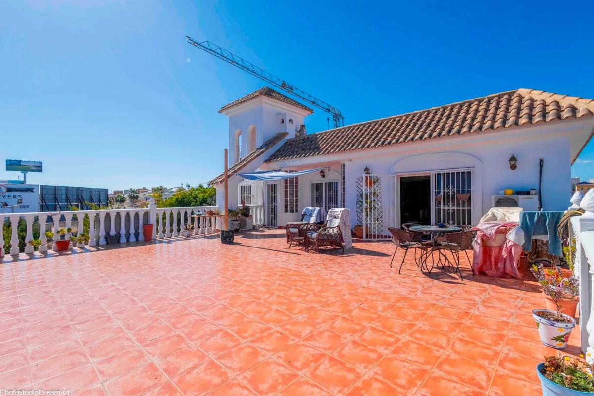 Sale of independent chalet in Calle Doctor Marañón, Orihuela
 photo 4