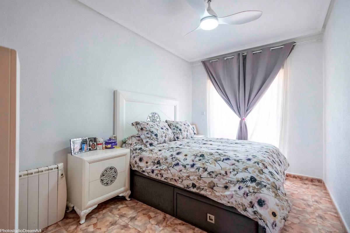 Sale of independent chalet in Calle Doctor Marañón, Orihuela
 photo 5