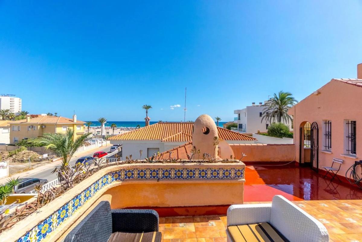 Продажа отдельного шале в Barrio La Zenia, Ориуэла photo 1
