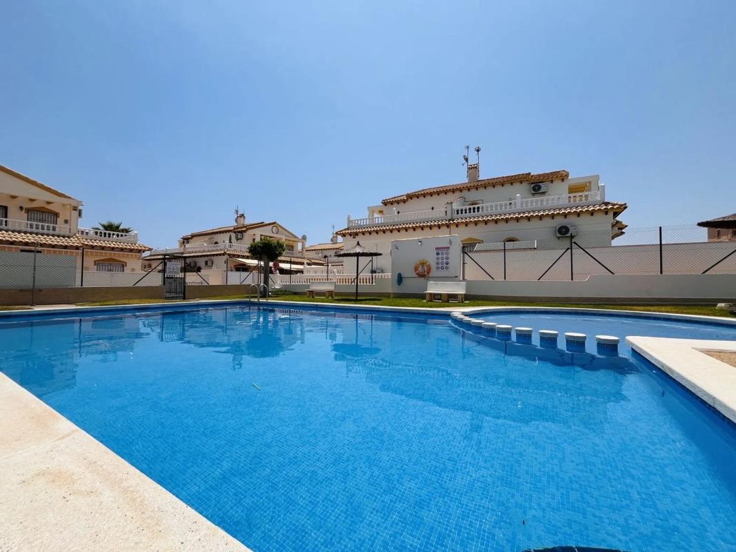 Venta de chalet adosado en  Barrio La Zenia , Orihuela photo 2