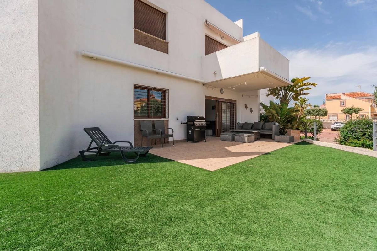 Продажа квартиры на Barrio La Zenia, Ориуэла
photo 2