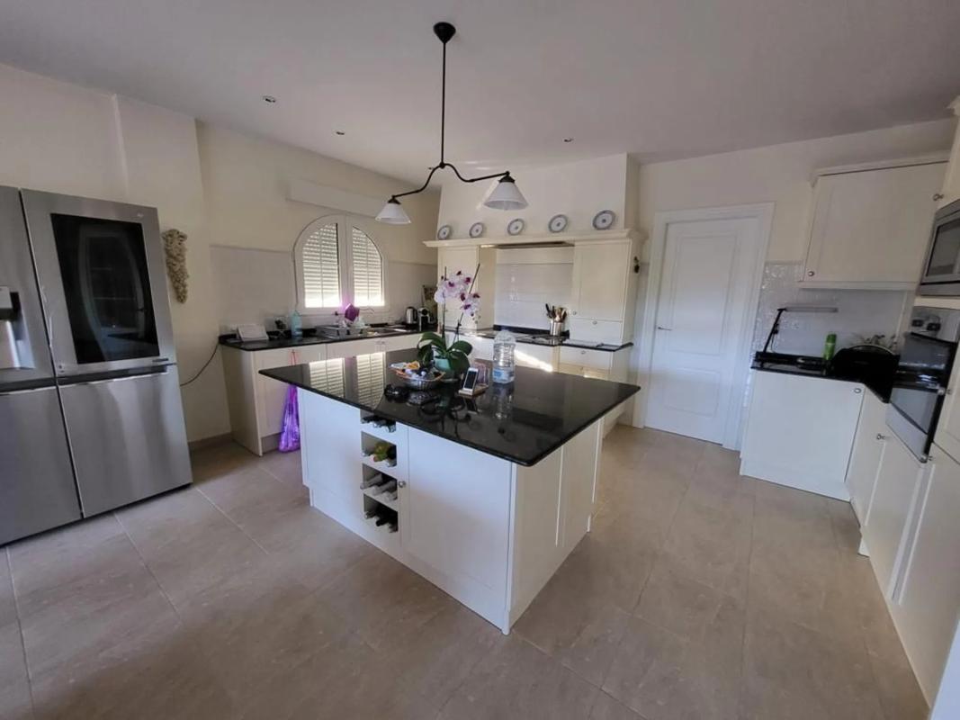 Sale of independent chalet in Calle Violetas, Orihuela
photo 5