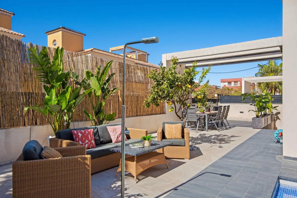 Продажа отдельного шале в  Calle Cabo Trafalgar, 1, Ориуэла photo 2