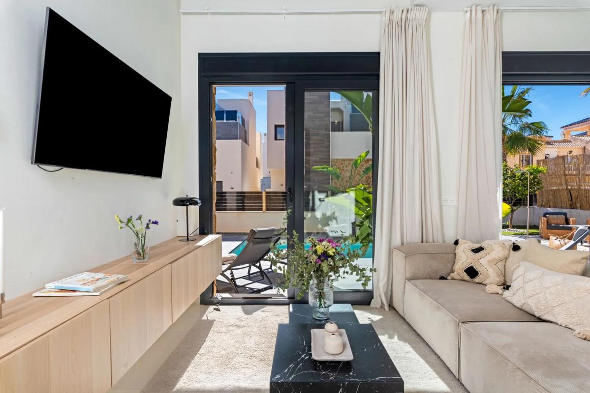 Продажа отдельного шале в  Calle Cabo Trafalgar, 1, Ориуэла photo 3
