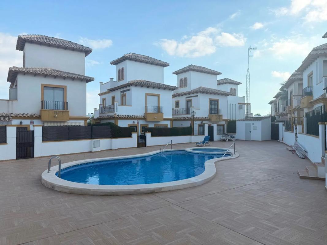 Sprzedaż szeregowego domku w Calle Cabo San Antonio , Orihuela photo 3