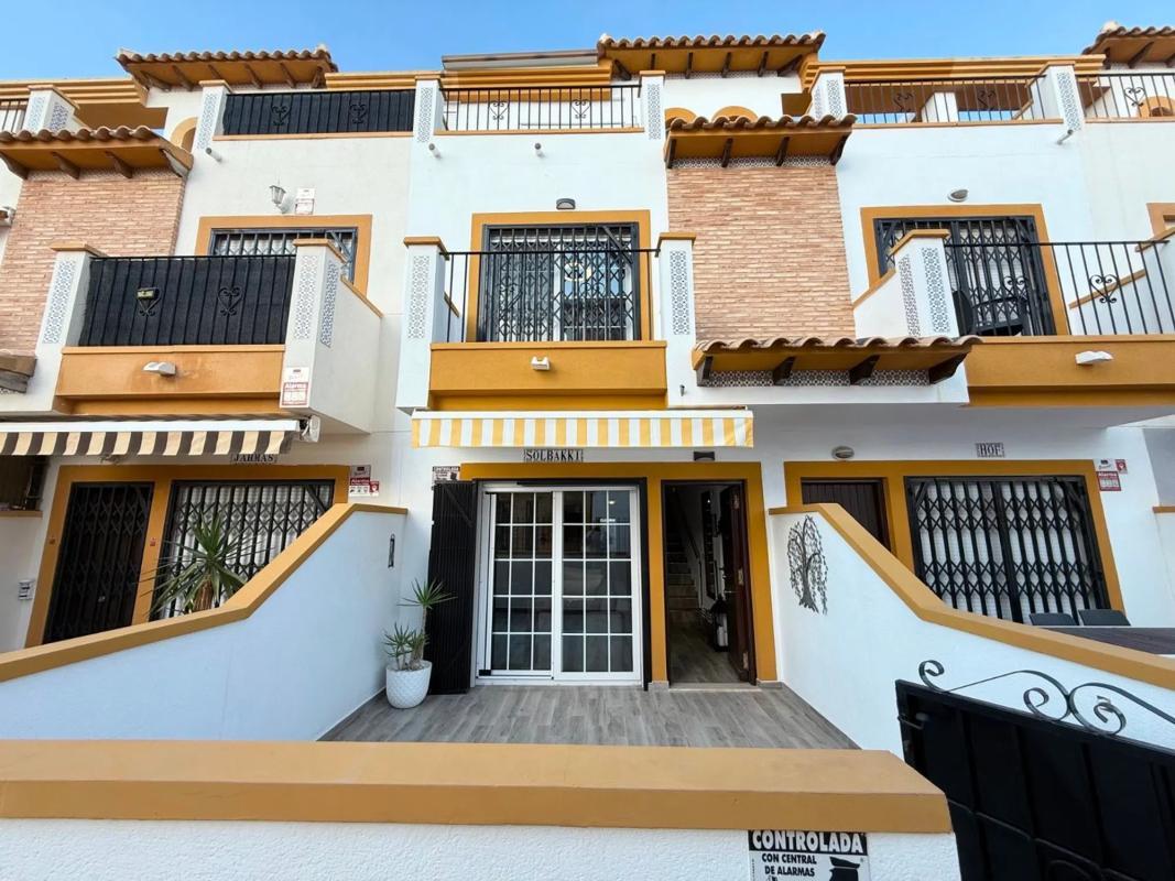 Sprzedaż szeregowego domku w Calle Cabo San Antonio , Orihuela photo 5