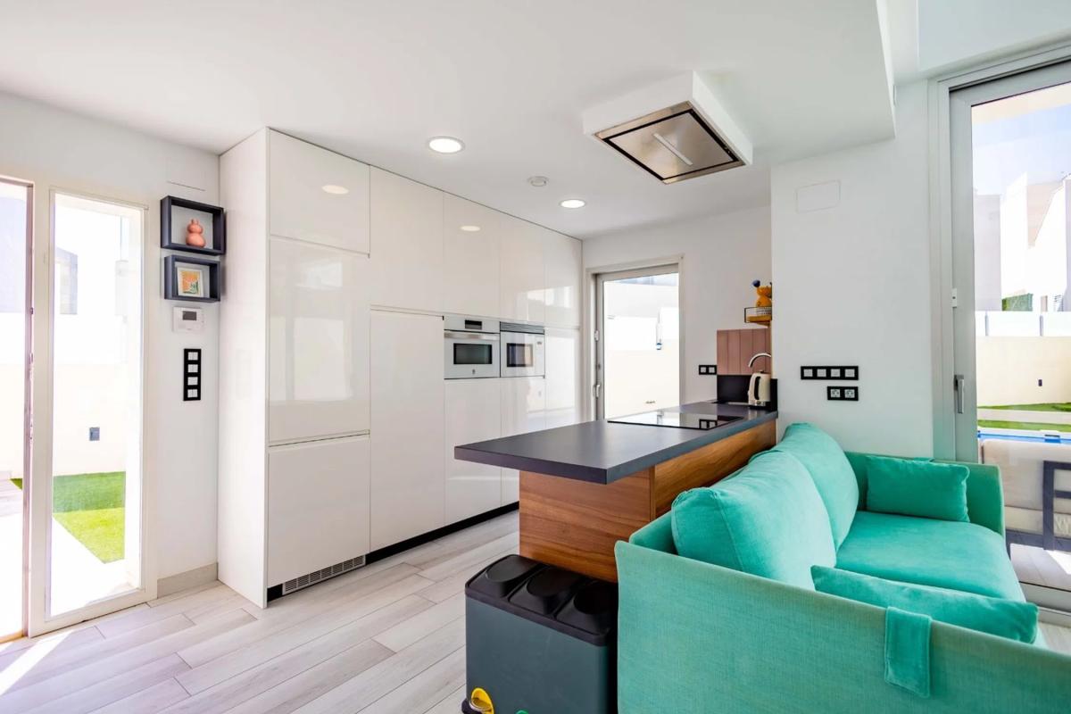 Sale of independent chalet in Urb. Palm Beach, Orihuela
photo 2