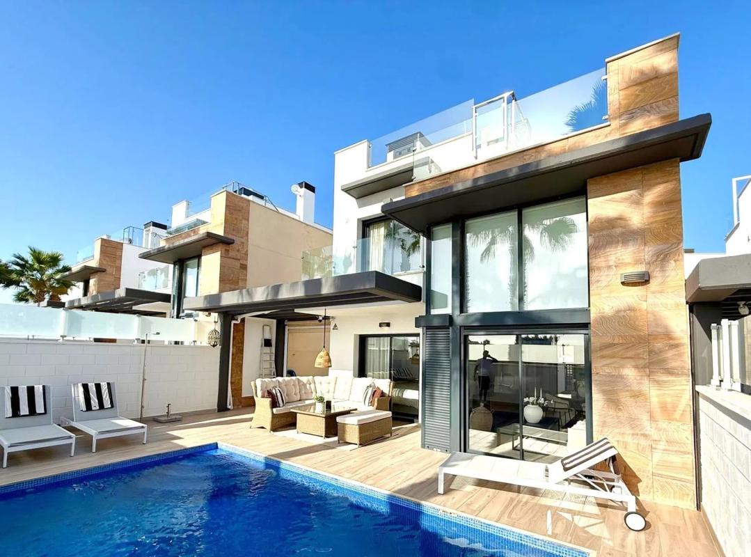 Продажа отдельного шале в  Barrio Lomas de Cabo Roig-Los Dolses, Ориуэла photo 3