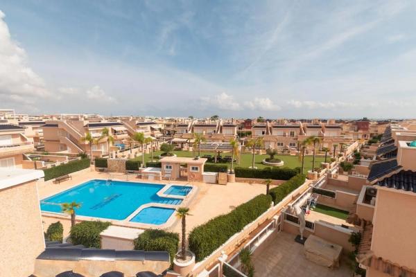 Chalet adosado en venta en  Calle Cabo de la Nao, 12 , Orihuela photo 1