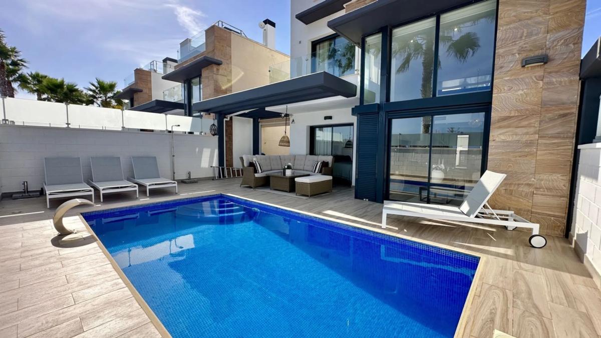 Продажа отдельного шале в Calle Cabo de Peñas, 3, Ориуэла photo 5