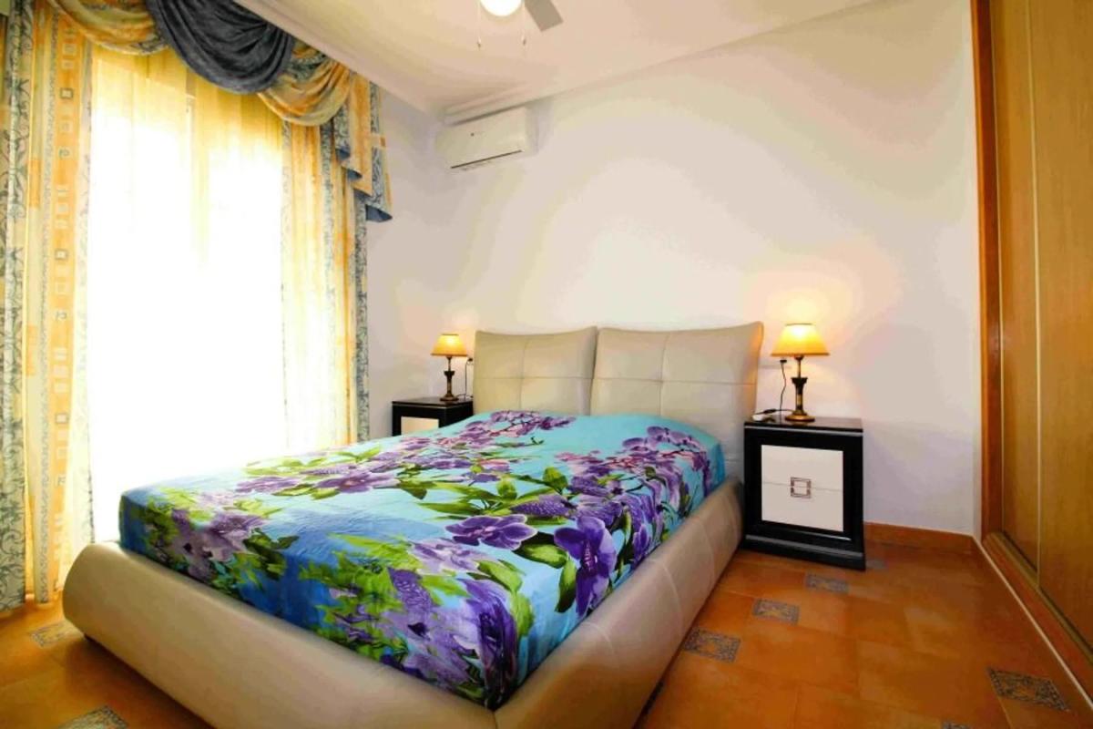 Продажа отдельного шале в Calle Sandia, Ориуэла photo 5