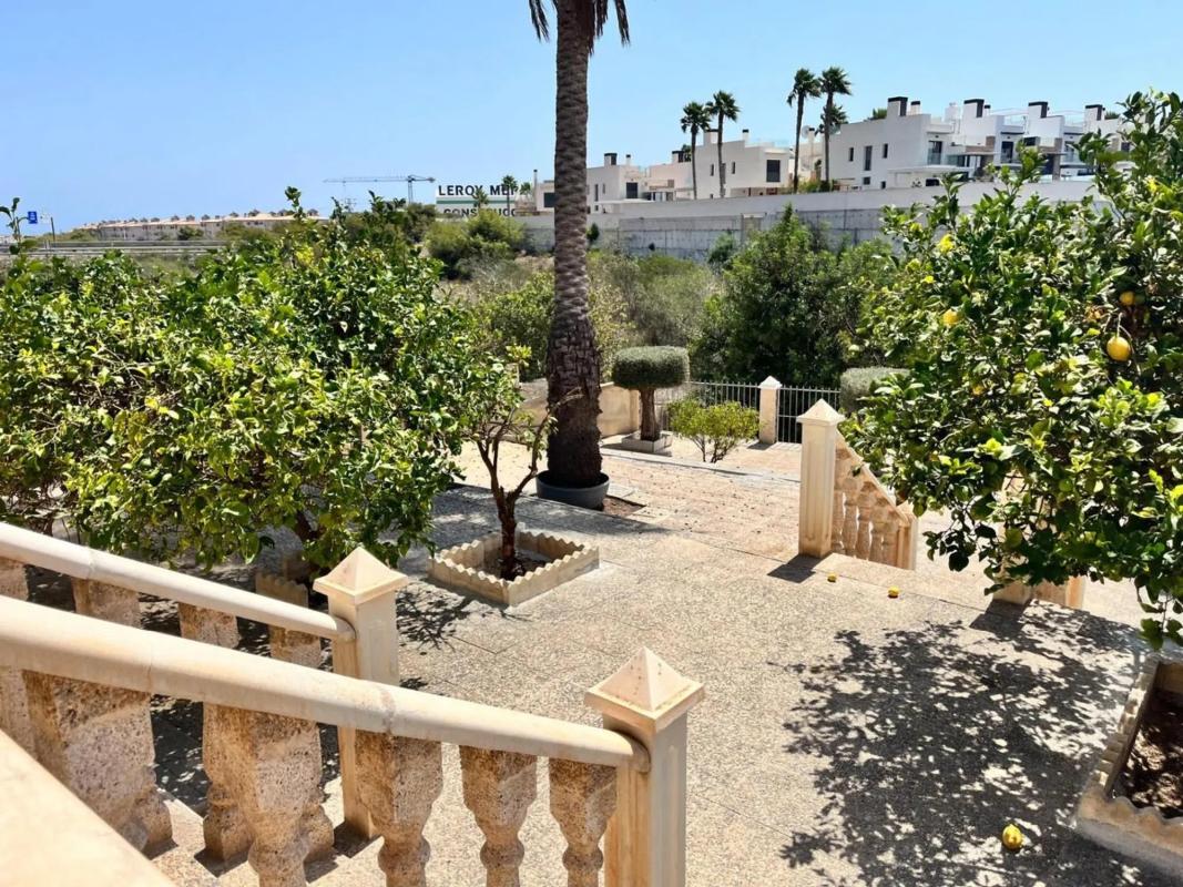 Продажа отдельного шале в Barrio Lomas de Cabo Roig-Los Dolses, Ориуэла photo 2