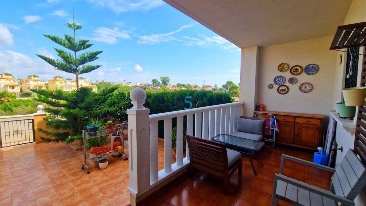 Sprzedaż mieszkania w Barrio Lomas de Cabo Roig-Los Dolses, Orihuela
photo 2
