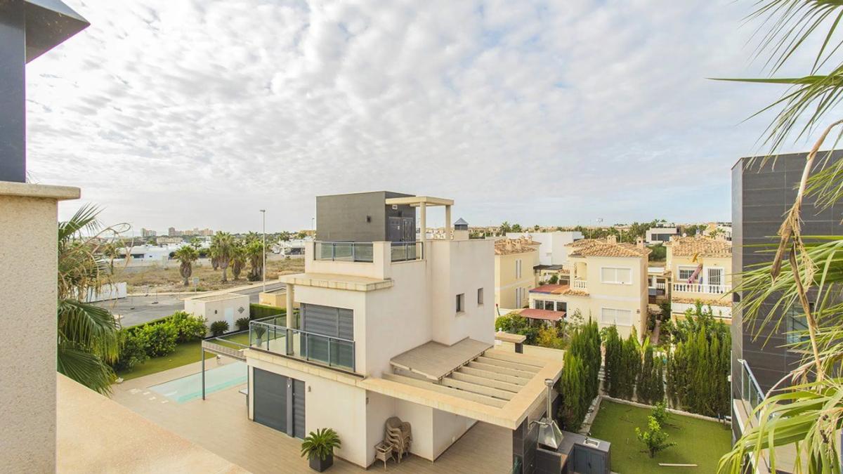 Продажа отдельного шале в  Calle Cabo Santa Maria, Ориуэла photo 5