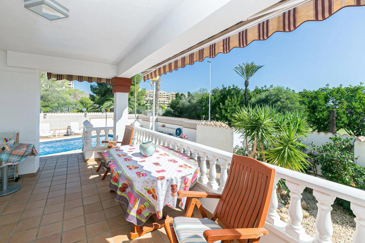 Sale of independent chalet in Barrio Lomas de Campoamor-Las Ramblas, Orihuela
photo 2