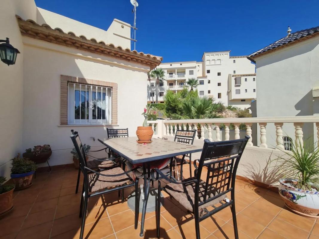 Продажа отдельного шале в  Calle Rio Segura, 436, Ориуэла photo 2