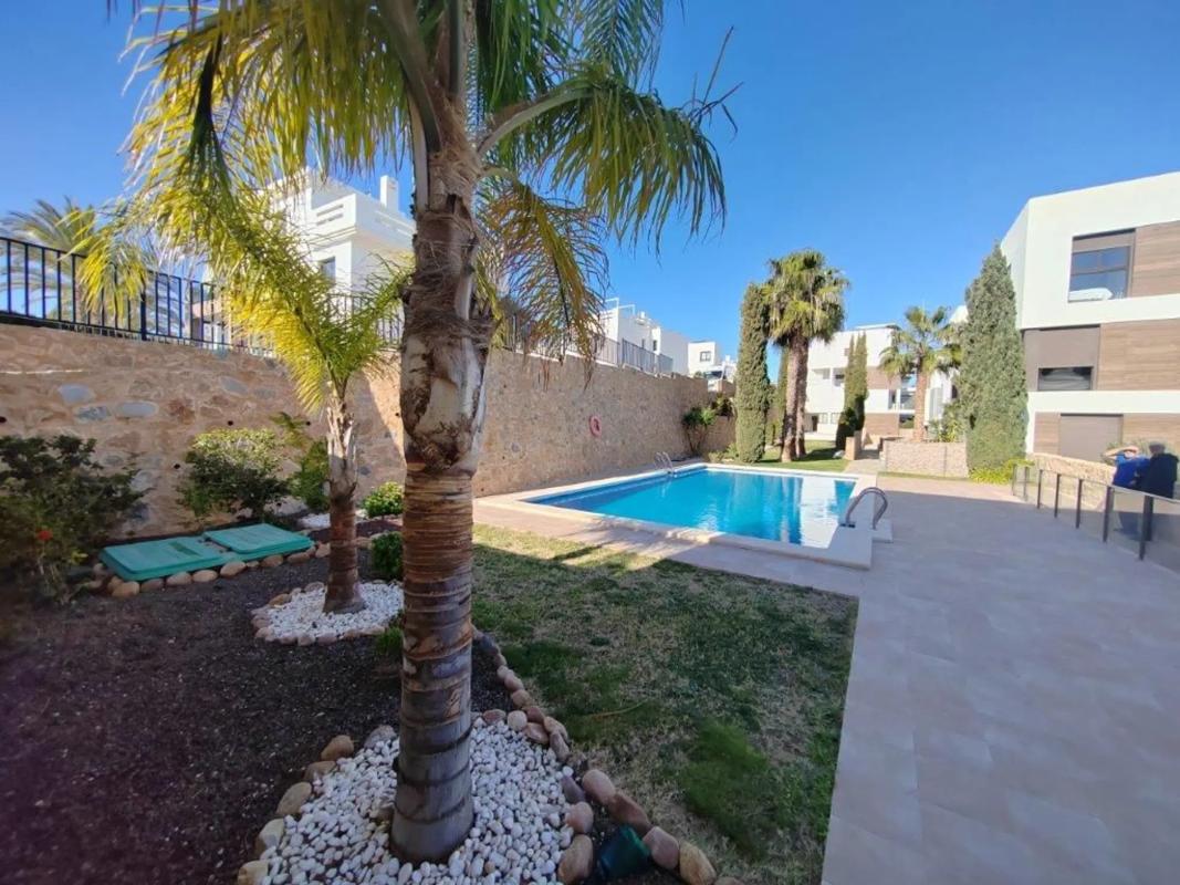 Venta de ático en Polígono Ramblas la R-1, 124, Orihuela photo 1