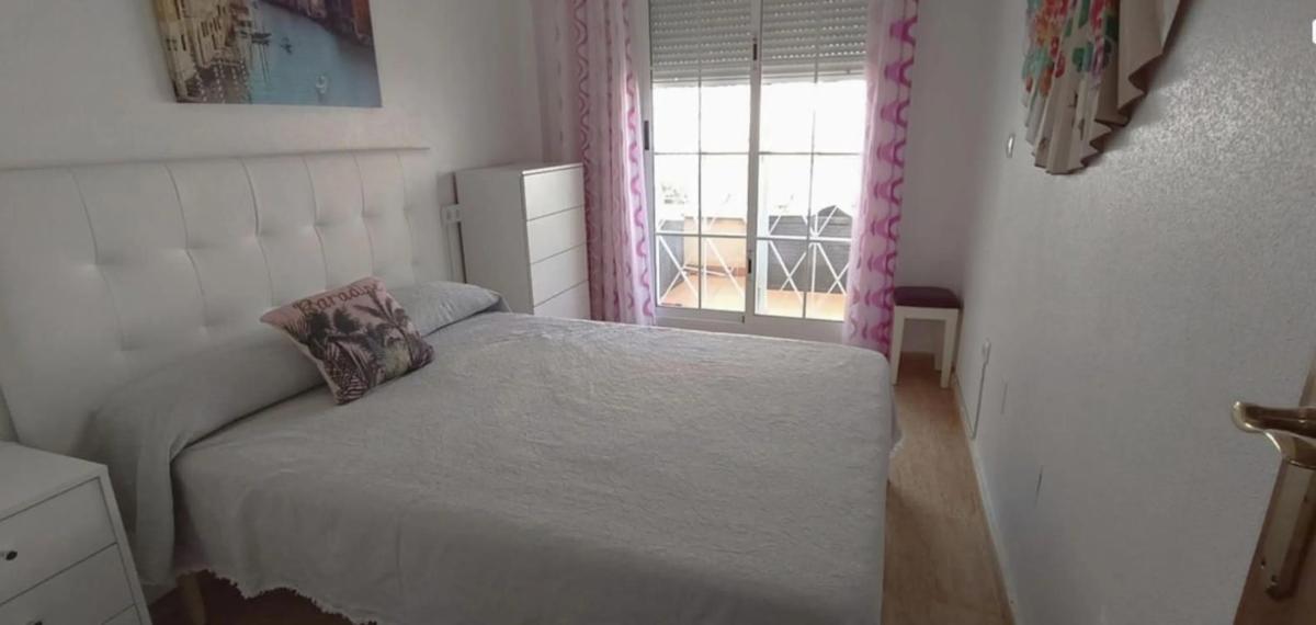 Venta de chalet adosado en  Calle Conejo , Orihuela photo 3