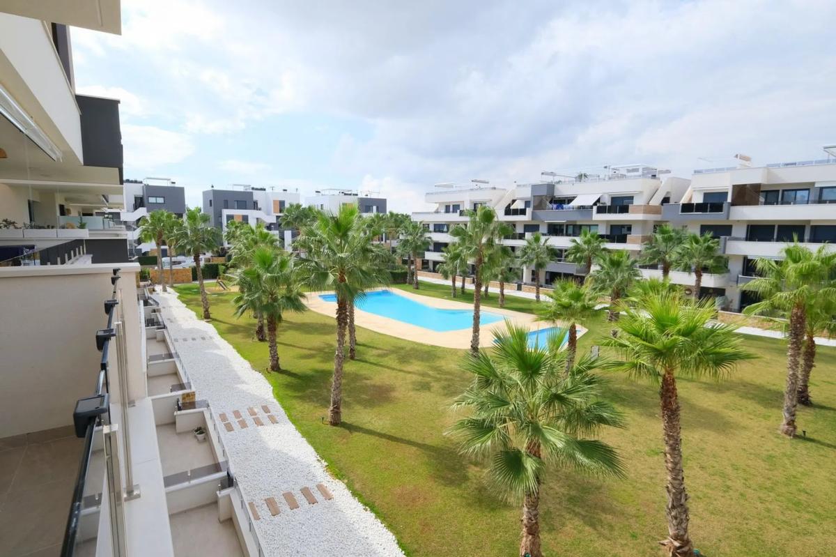 Sale of apartment in Barrio Los Almendros-La Florida, Orihuela
 photo 3