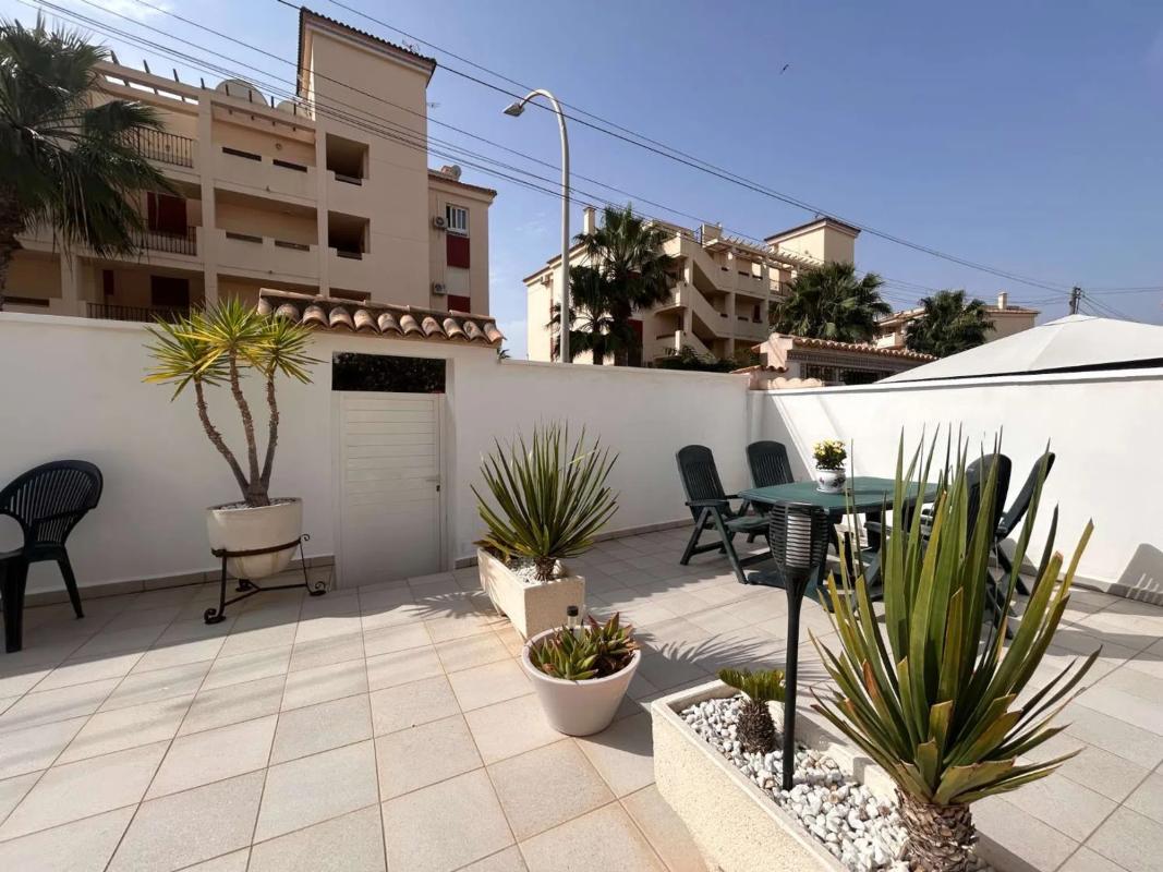 Sale of independent chalet in Barrio Los Almendros-La Florida, Orihuela
 photo 5