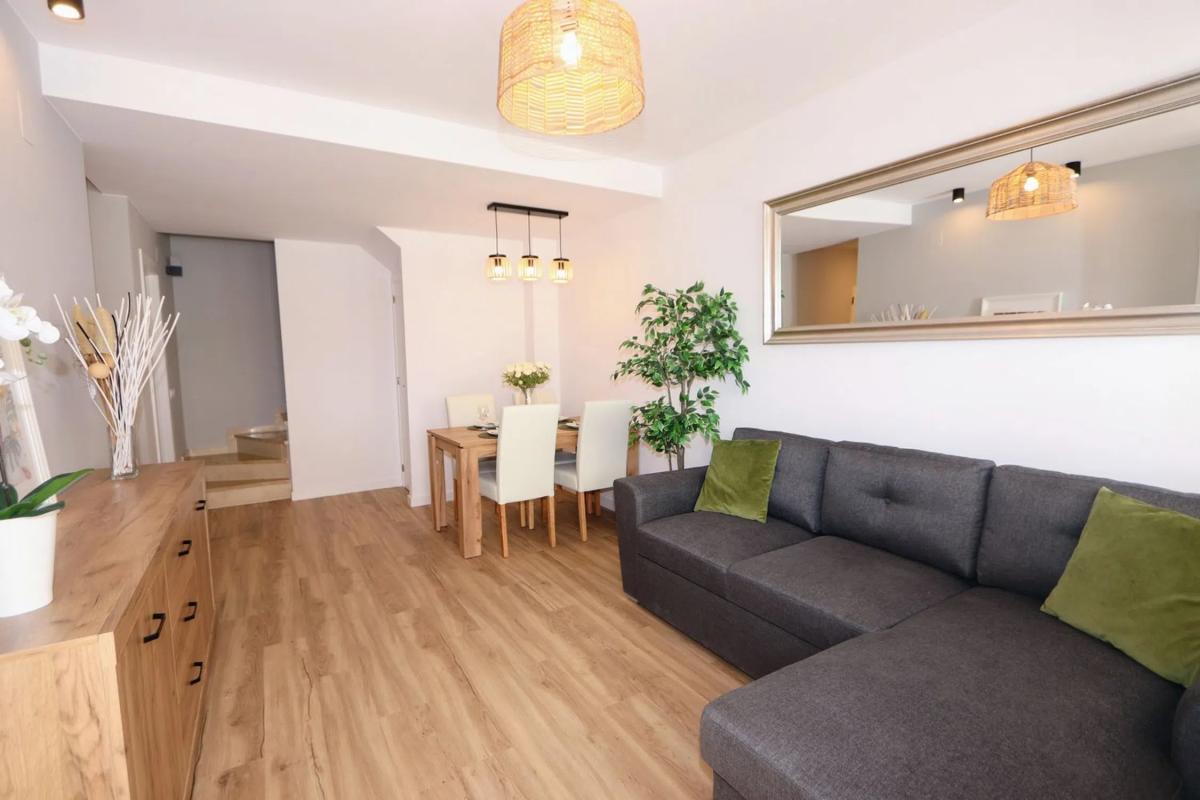 Venta de chalet adosado en Calle Trepadora , Orihuela photo 2