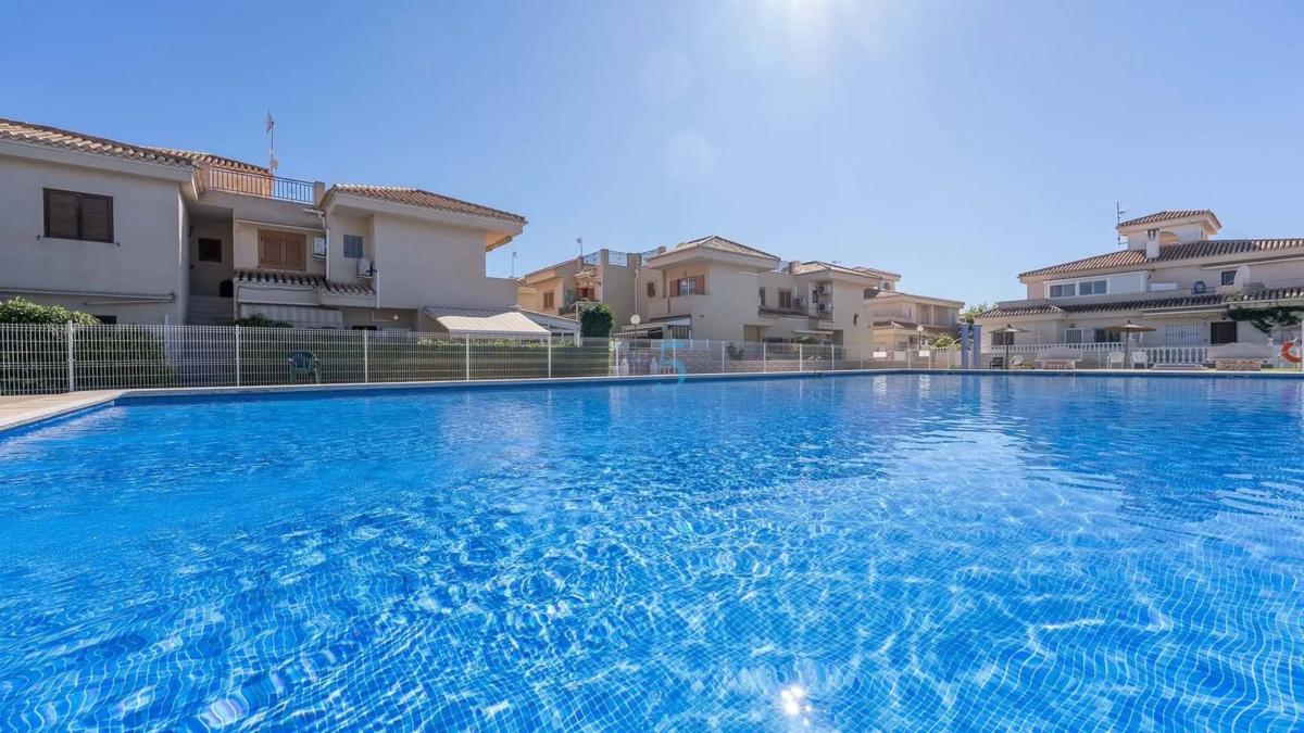 Sale of independent chalet in Barrio Playa Flamenca, Orihuela
photo 3