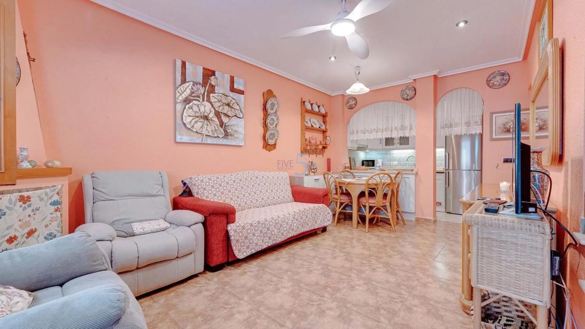 Sale of independent chalet in Barrio Playa Flamenca, Orihuela
photo 5