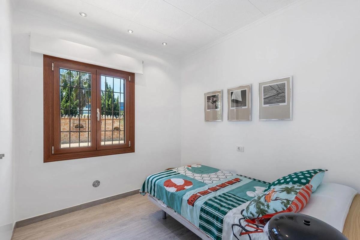 Sale of independent chalet in Calle la Goleta, 2, Orihuela
photo 1