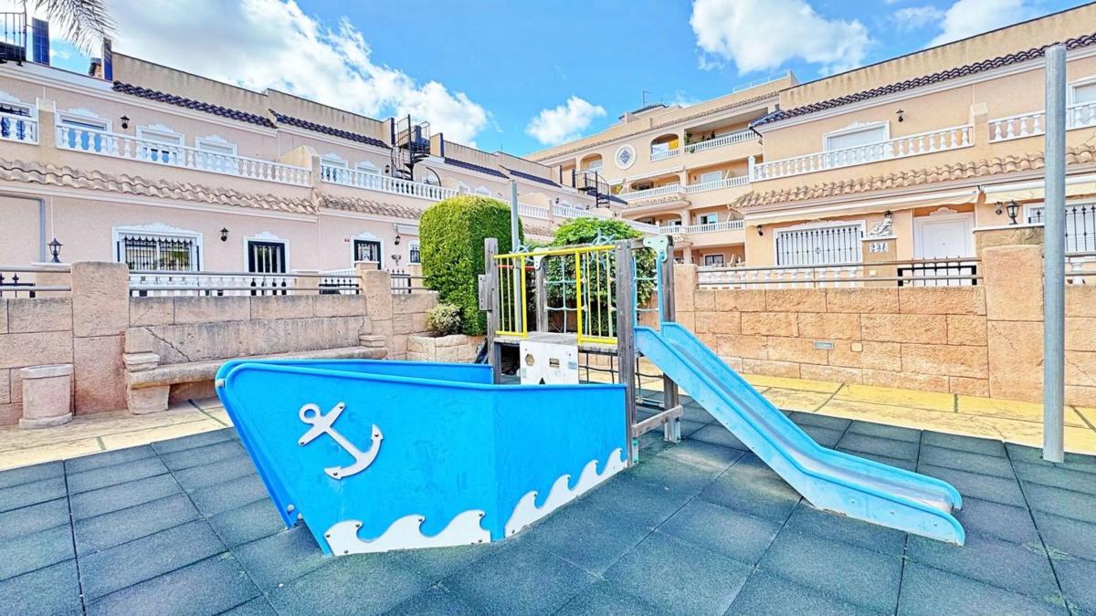Venta de chalet adosado en Calle Cilantro, 12 , Orihuela photo 3