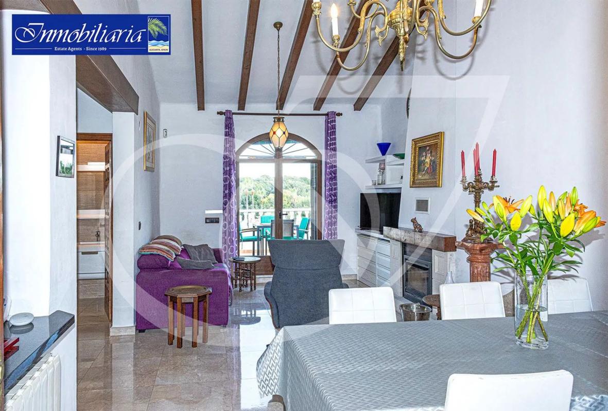 Sale of independent chalet in Calle Manuel de Falla, Orihuela
photo 4
