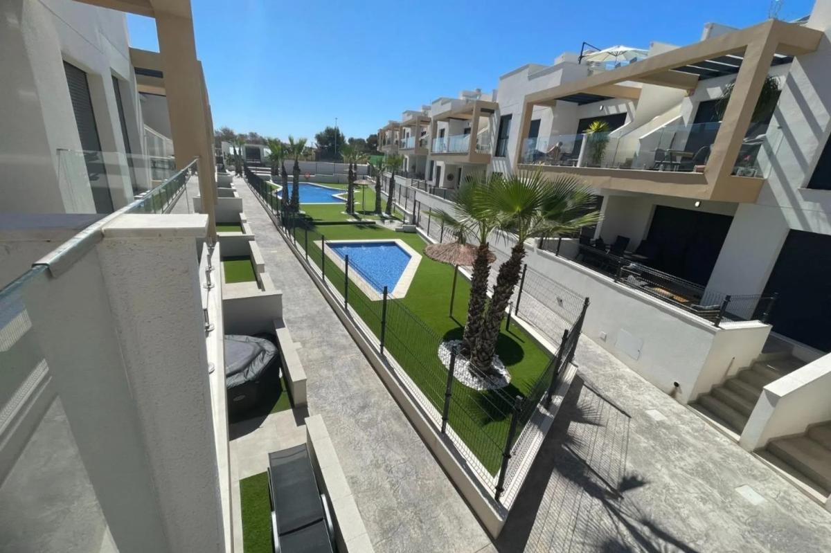 Продажа квартиры на Barrio Villamartín-Las Filipinas, Ориуэла
photo 1