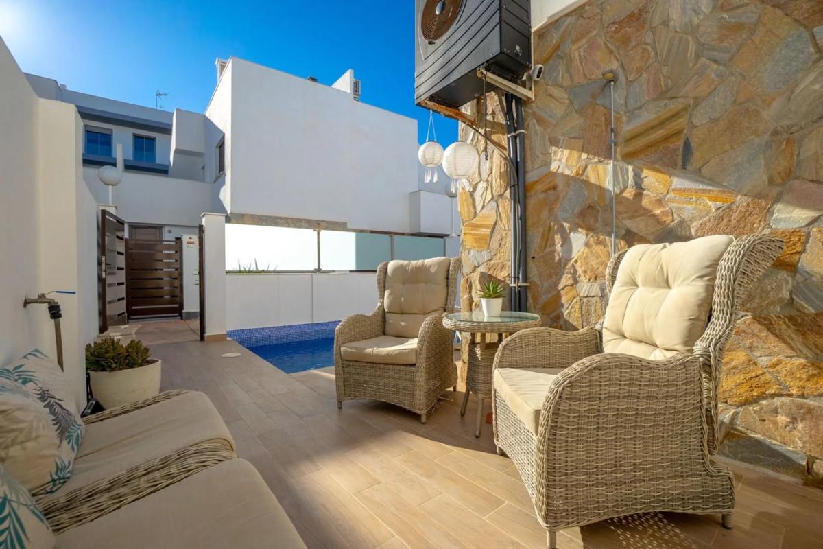Venta de chalet adosado en Calle Tarifa s/n , Orihuela photo 1