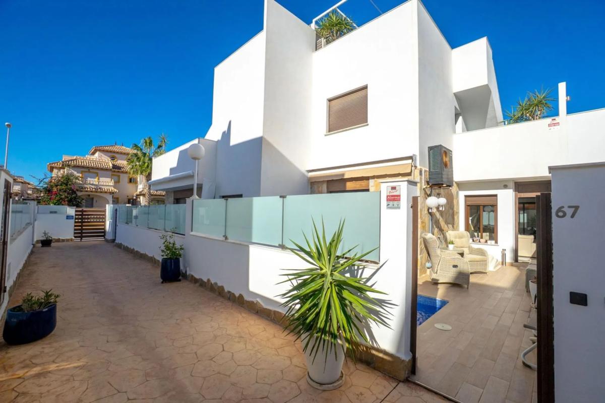 Venta de chalet adosado en Calle Tarifa s/n , Orihuela photo 3