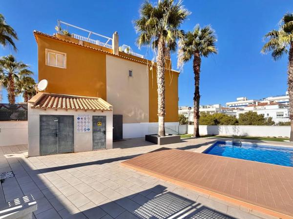 Piso en venta en Calle Pimienta, Orihuela
photo 1