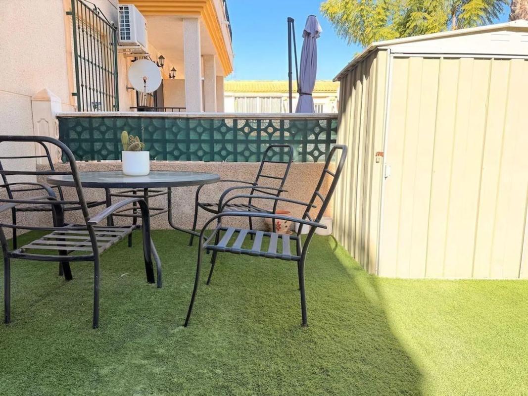 Venta de chalet independiente en Calle República Dominicana, Orihuela
photo 3